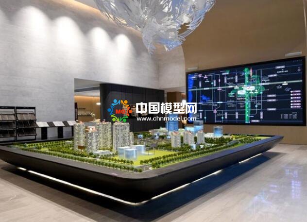 售樓部里的區(qū)位沙盤材質(zhì)各異，不同風(fēng)格而定