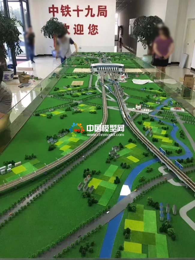 襄陽(yáng)東津站沙盤模型展現(xiàn)