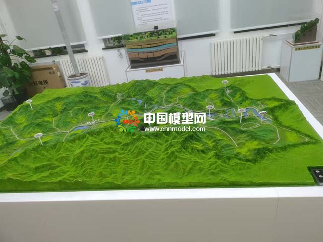 礦區(qū)位置示意沙盤模型